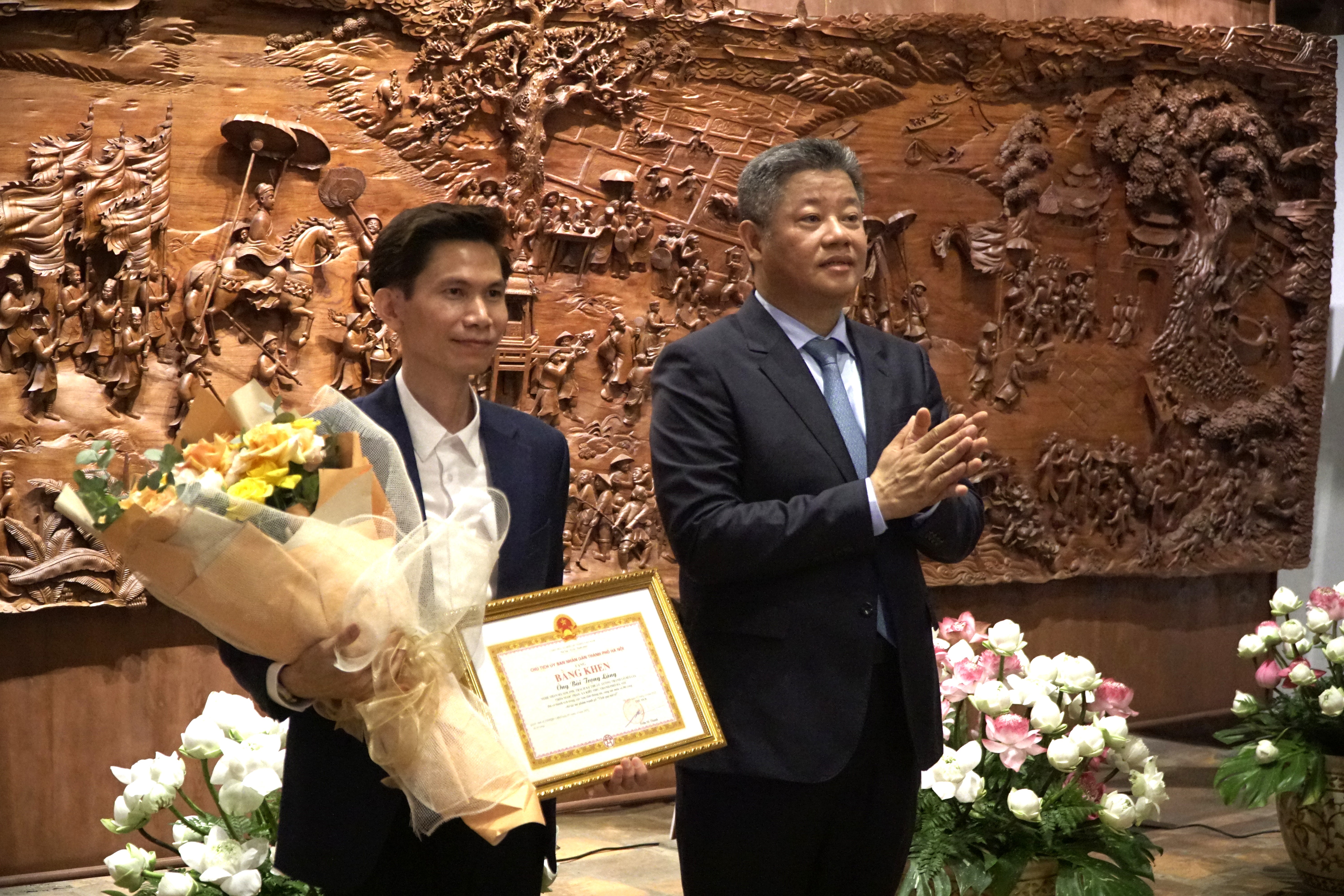 Lễ Bàn Giao Tác Phẩm Vinh Quy Bái Tổ tại Văn Miếu Quốc Tử Giám